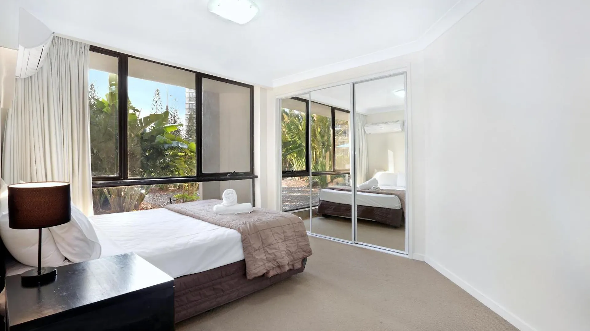 Aparthotel Genesis Apartments By Gold Coast Premium